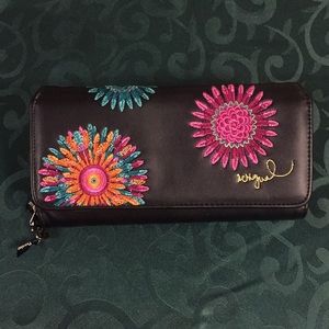 NWOT Desigual wallet
